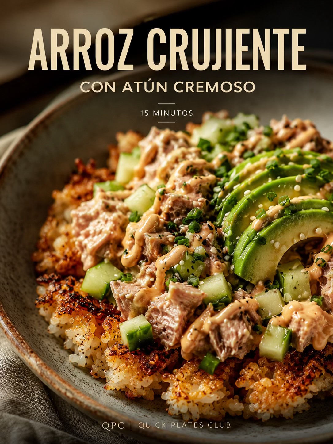 Arroz crujiente con atún cremoso